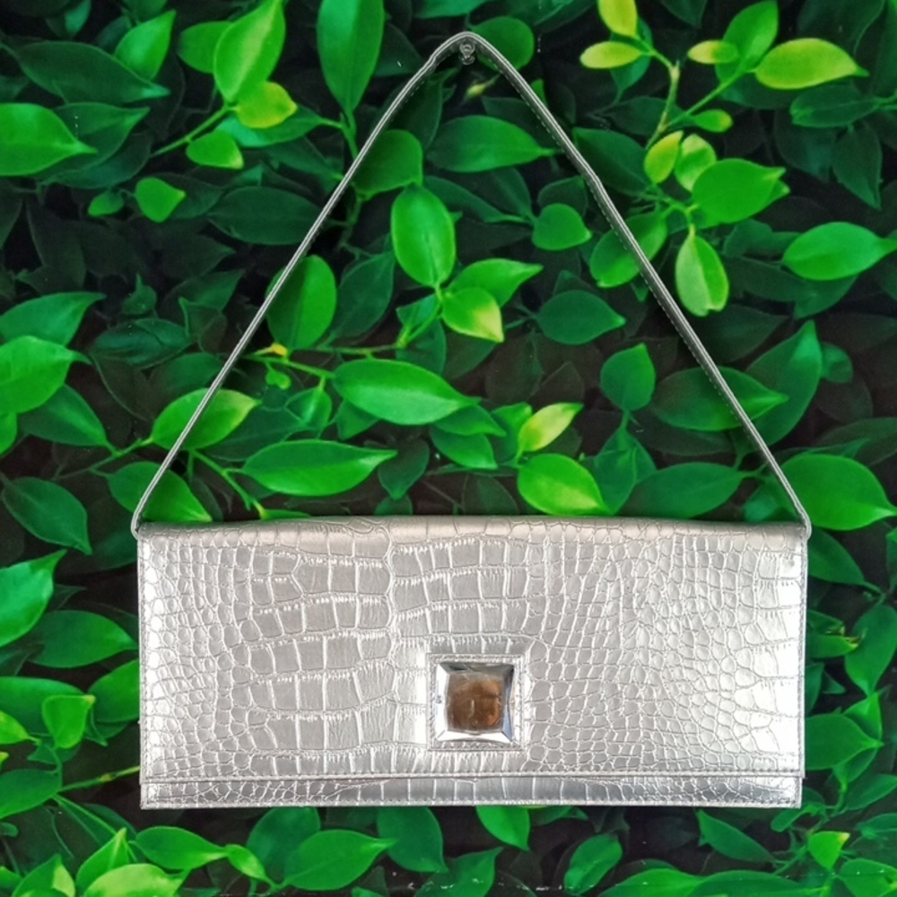 👜 Silver Crocodile Embossed Clutch